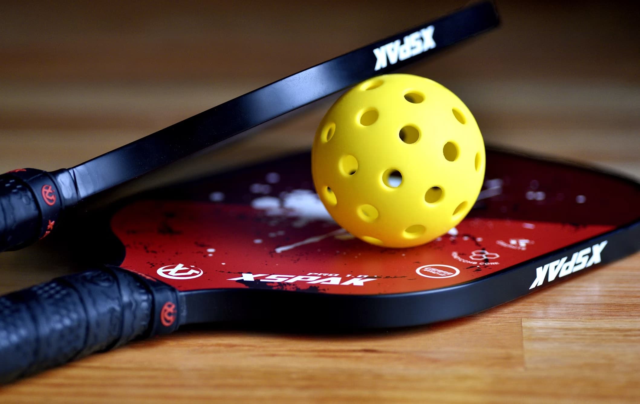 Tarsius paddle and pickleball on the court